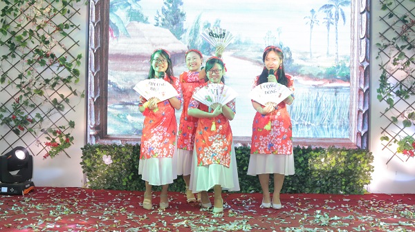 Tiết mục bài Vè Đại Việt được nhận ngay giải Đặc biệt khi vừa trình diễn xong