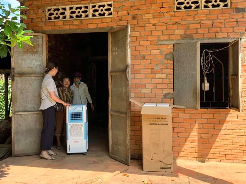 Makano - Nakami trao tặng máy làm mát cho bà con ở huyện Bù Đăng, Bình Phước