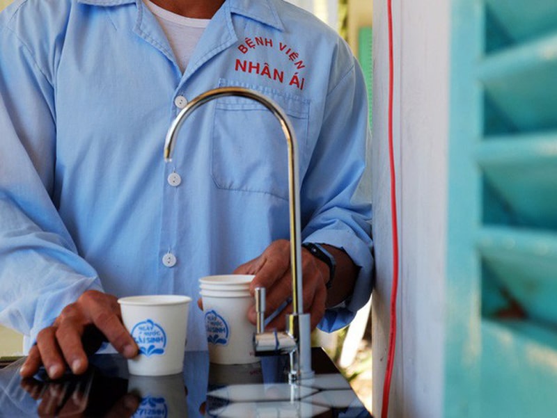 Nguồn nước mát lành từ máy lọc nước Daikiosan đáp ứng nhu cầu của bệnh nhân