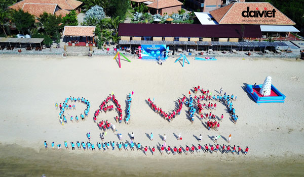 Hình ảnh ghép chữ Đại Việt trong sự kiện team building 2017