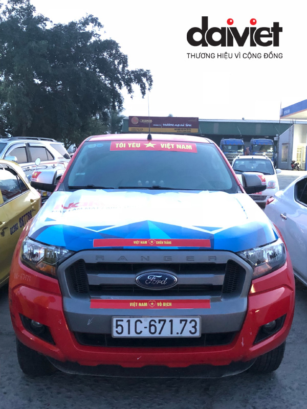 xe bán tải đi cổ vũ U23 Việt Nam