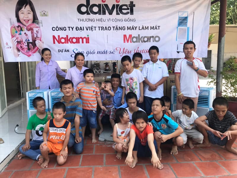 nakami san gió mát sẻ yêu thương tại cơ sở nuôi dưỡng trẻ em khuyết tật Thiện Phước Nhân Ái