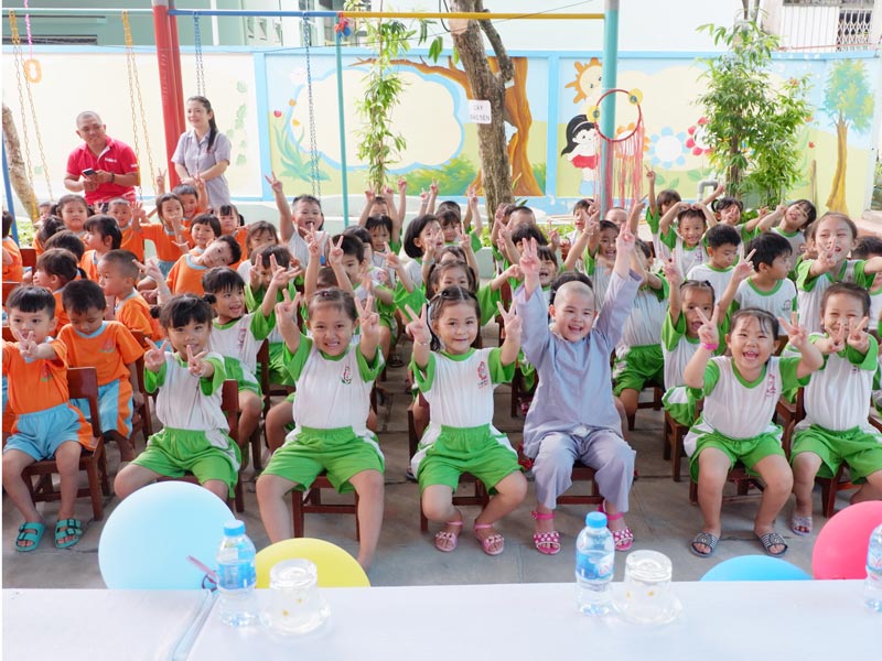 Vui cùng các cháu nhỏ tại trường mầm non Tịnh Nghiêm