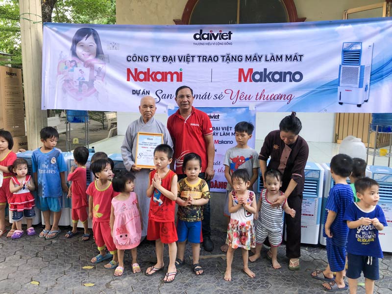 trao tặng máy làm mát cho chùa Diệu Pháp