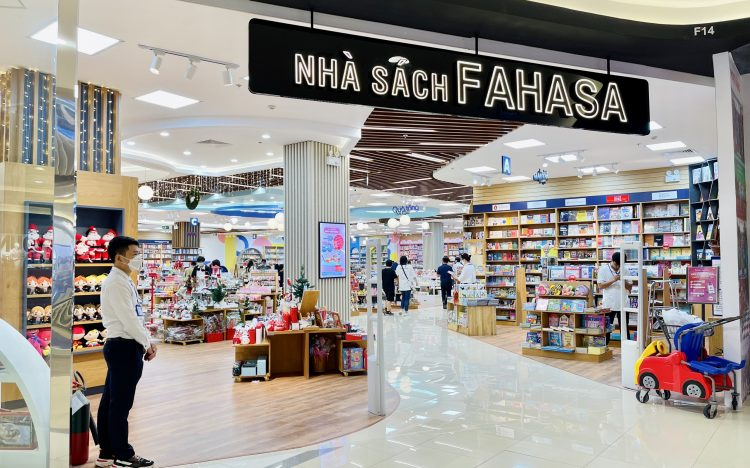 trung thau nha sach he thong lam mat fahasa203